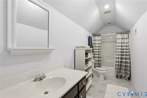Bath - 3600 Oxford Dr, Sutherland, VA 23885 photo 3 of 4