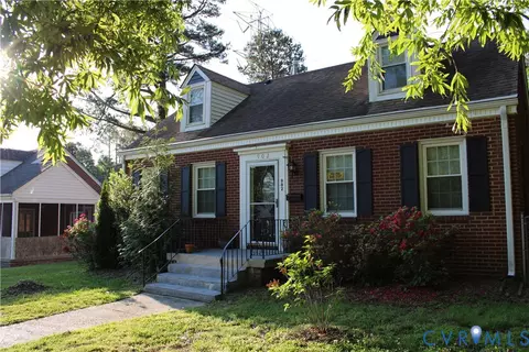 902 Hampton Rd, Petersburg, VA 23805