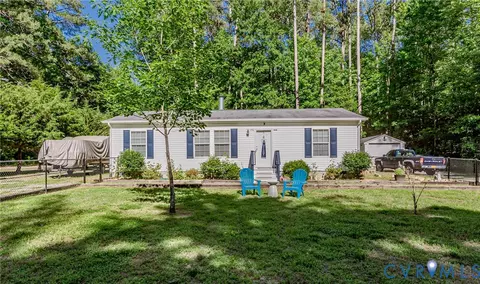 236 Hickory Dr, Hartfield, VA 23071