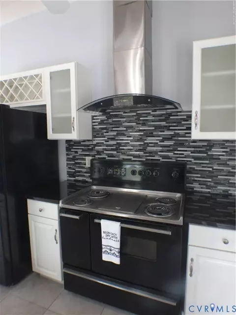 Kitchen - 11111 Moravia Rd, Midlothian, VA 23112 photo 3 of 5