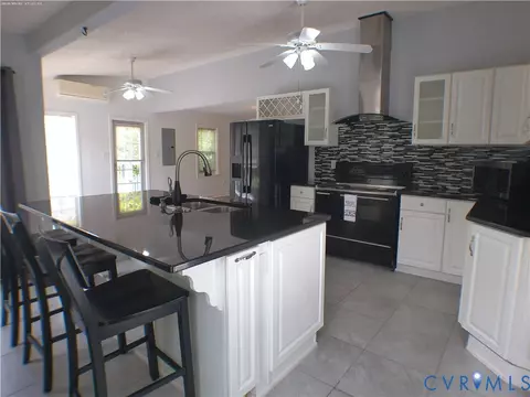 Kitchen - 11111 Moravia Rd, Midlothian, VA 23112 photo 2 of 5