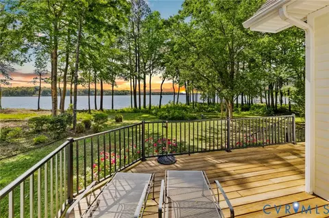 13706 Winterberry Rdg, Midlothian, VA 23112