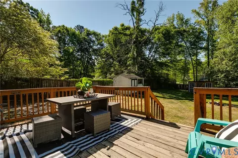 Exterior - 11211 Moravia Rd, Midlothian, VA 23112 photo 5 of 10