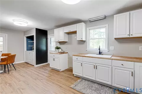 Kitchen - 11211 Moravia Rd, Midlothian, VA 23112 photo 3 of 5