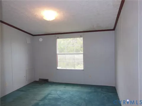 Bedroom - 5018 Olgers Rd, Sutherland, VA 23885 photo 8 of 9