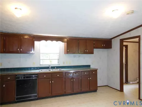 Kitchen - 5018 Olgers Rd, Sutherland, VA 23885 photo 2 of 2