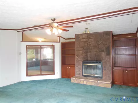 Living - 5018 Olgers Rd, Sutherland, VA 23885 photo 4 of 4