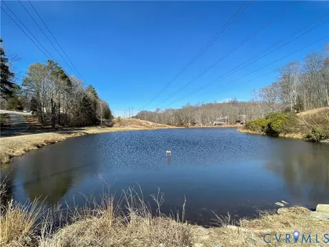 843 Bowling Ln, Ruther Glen, VA 22546