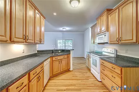 Kitchen - 630 Krim Point Loop, Midlothian, VA 23114 photo 1 of 4