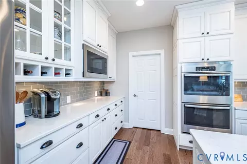 Kitchen - 7106 Silverthread Dr, Moseley, VA 23120 photo 2 of 5