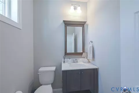 Bath - 7106 Silverthread Dr, Moseley, VA 23120 photo 1 of 4