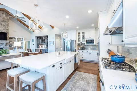 Kitchen - 7106 Silverthread Dr, Moseley, VA 23120 photo 3 of 5