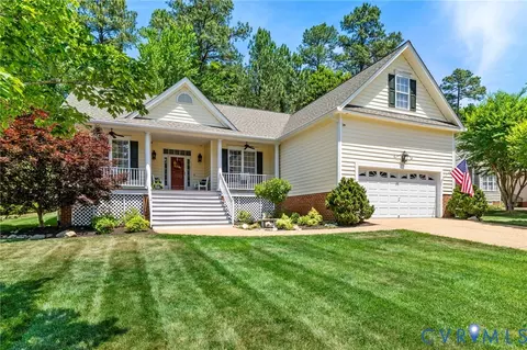 8825 Torrey Pines Dr, Chesterfield, VA 23832