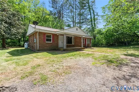 51 Anderson Dr, Dillwyn, VA 23936