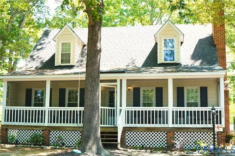 11500 Deep Hollow Ct, Midlothian, VA 23112