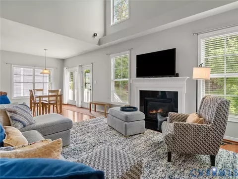 Living - 8501 Pullman Ln, Chesterfield, VA 23832 photo 5 of 7