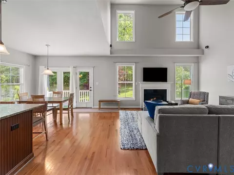 Living - 8501 Pullman Ln, Chesterfield, VA 23832 photo 3 of 7