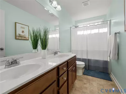 Bath - 8501 Pullman Ln, Chesterfield, VA 23832 photo 6 of 7