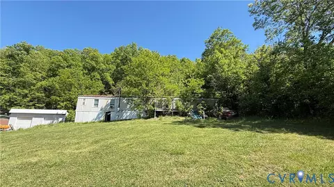 26 Compton Ln, Buchanan, VA 24066