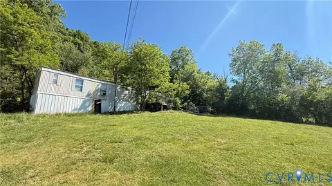 26 Compton Ln, Buchanan, VA 24066 photo 4