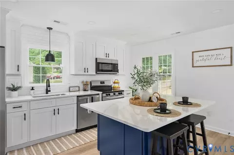 Kitchen - 3013 Duck River Ct, Midlothian, VA 23112 photo 5 of 9