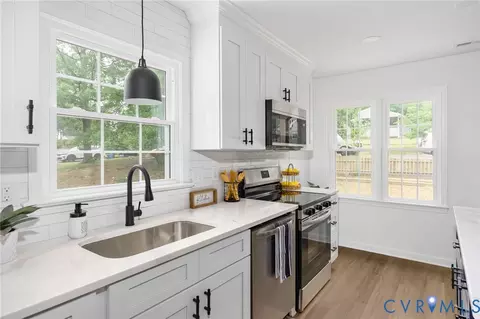 Kitchen - 3013 Duck River Ct, Midlothian, VA 23112 photo 1 of 9