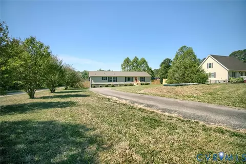 Exterior - 9424 Marlfield Rd, Gloucester, VA 23061 photo 2 of 9