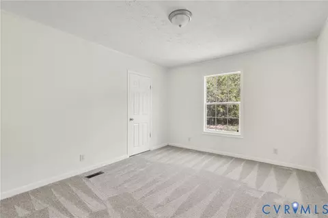 Bedroom - 9424 Marlfield Rd, Gloucester, VA 23061 photo 3 of 6