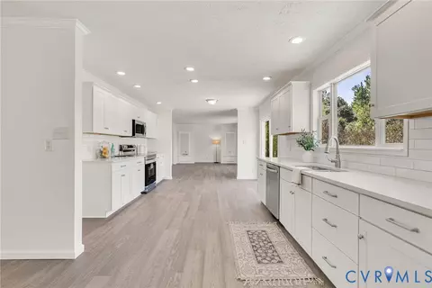Entry Way - 9424 Marlfield Rd, Gloucester, VA 23061 photo 1 of 2