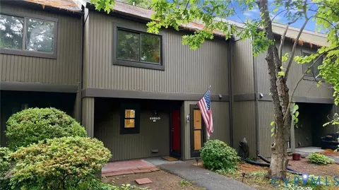 11610 E Briar Patch Dr, Midlothian, VA 23113