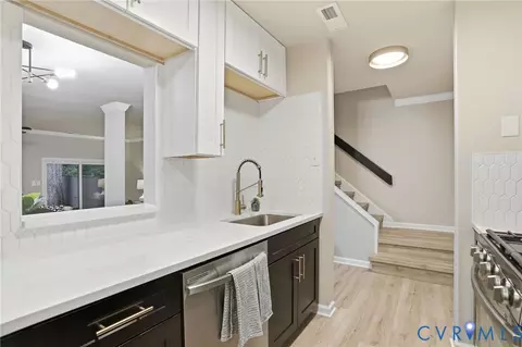 Kitchen - 11610 E Briar Patch Dr, Midlothian, VA 23113 photo 3 of 4
