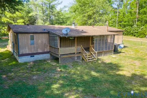 Exterior - 18017 Cox Rd, Sutherland, VA 23885 photo 4 of 6