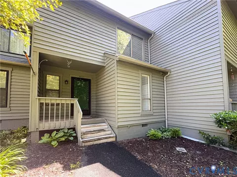 9717 Groundhog Dr, North Chesterfield, VA 23235