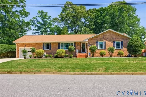 1100 Elmwood Dr, Colonial Heights, VA 23834