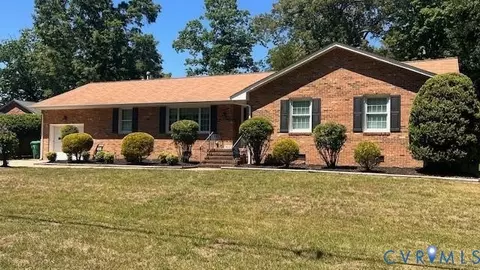 1100 Elmwood Dr, Colonial Heights, VA 23834