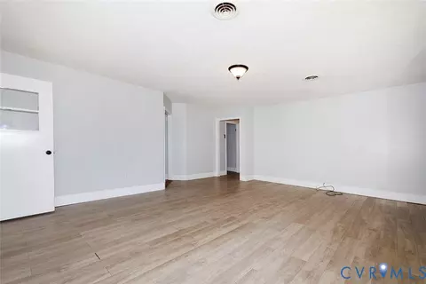 Living - 9903 Boze Rd, Ford, VA 23850 photo 3 of 7