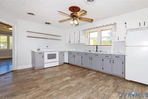Kitchen - 9903 Boze Rd, Ford, VA 23850 photo 2 of 3