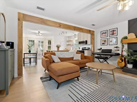 6806 Full Rack Cir, Midlothian, VA 23112