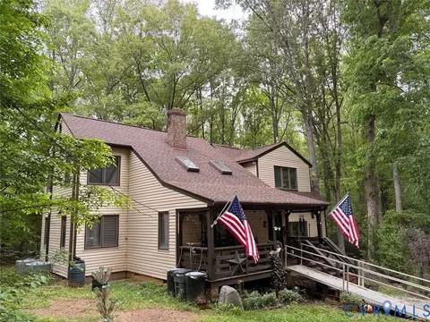 208 Johnson Mill Ln, Bumpass, VA 23024