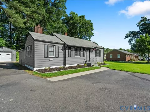 25006 River Rd, Petersburg, VA 23803
