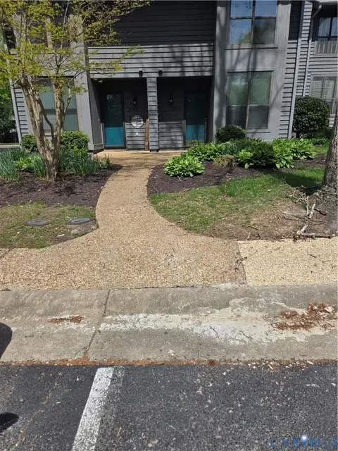 2988 Woodbridge Crossing Dr, Chesterfield, VA 23083