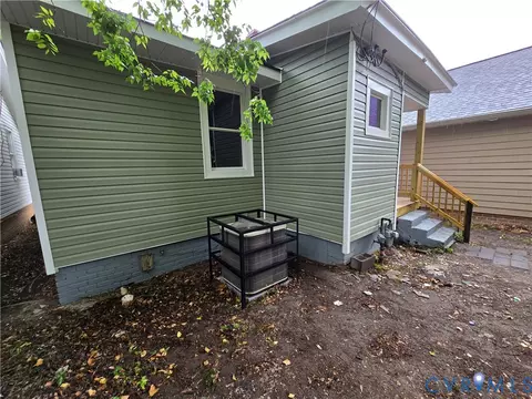 Exterior - 2102 5th Ave, Richmond, VA 23222 photo 4 of 5