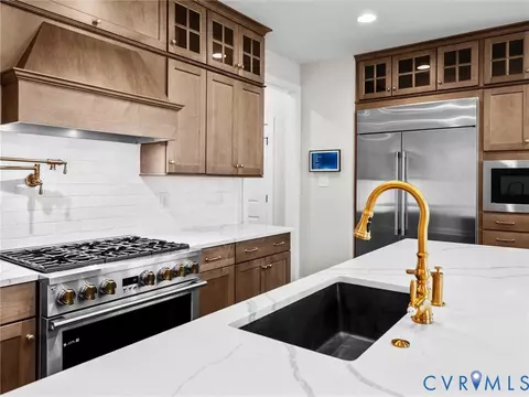 Kitchen - 15806 Maclear Dr, Midlothian, VA 23112 photo 5 of 6