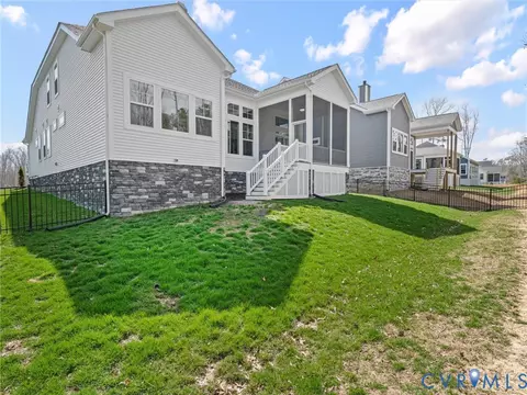 Exterior - 15806 Maclear Dr, Midlothian, VA 23112 photo 9 of 11