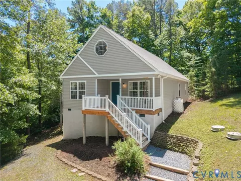 694 Jefferson Dr, Palmyra, VA 22963
