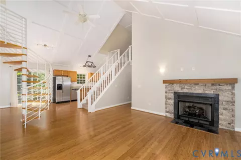 Living - 694 Jefferson Dr, Palmyra, VA 22963 photo 3 of 5