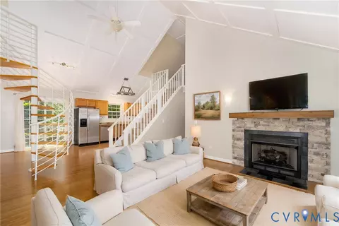 Living - 694 Jefferson Dr, Palmyra, VA 22963 photo 1 of 5