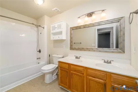 Bath - 694 Jefferson Dr, Palmyra, VA 22963 photo 3 of 4