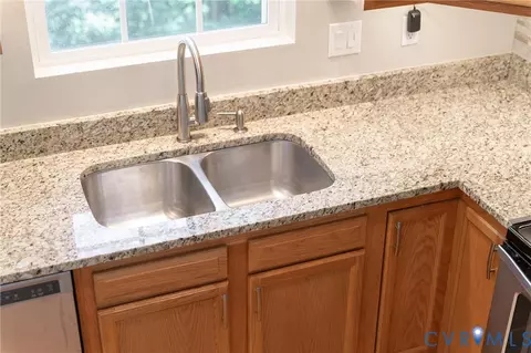 Kitchen - 694 Jefferson Dr, Palmyra, VA 22963 photo 3 of 6