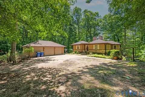 6611 Loamy Ct, Chesterfield, VA 23838